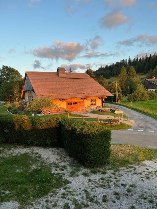 Nuit Insolite - La Cabane Du Haut-Doubs Les Gras Extérieur photo