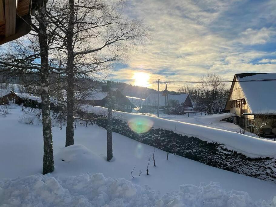 Nuit Insolite - La Cabane Du Haut-Doubs Les Gras Extérieur photo